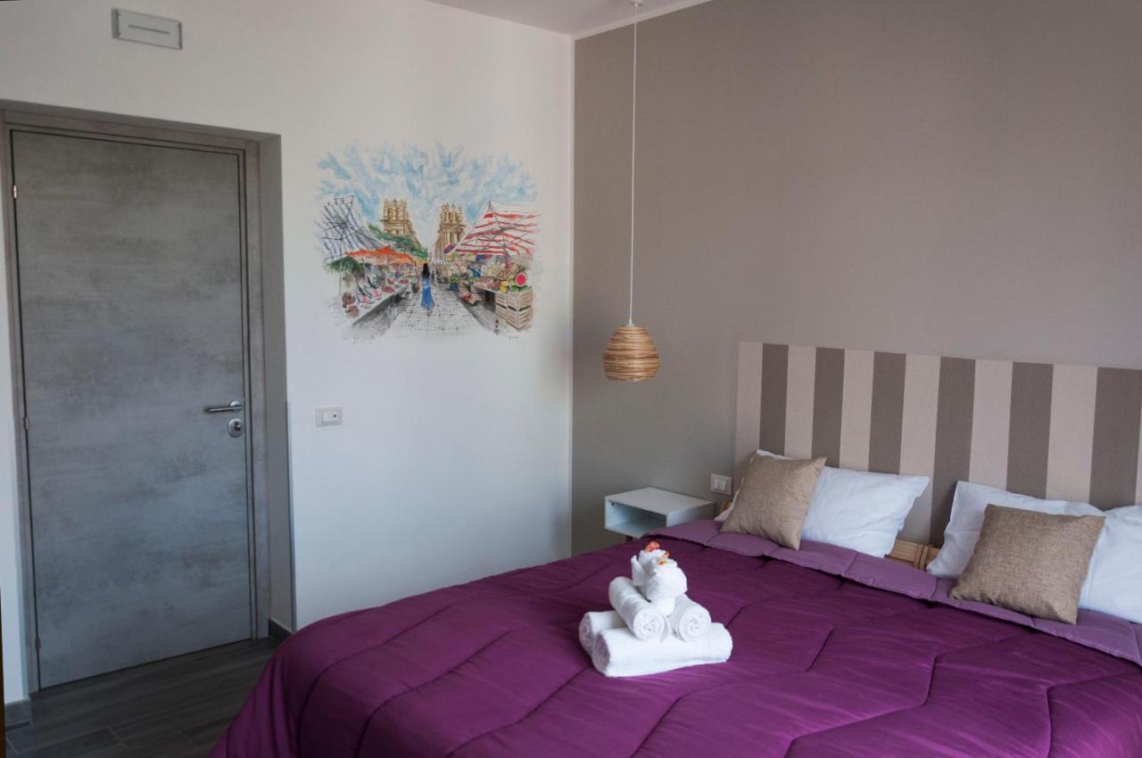 La Piccola Formica Charme Rooms ปาแลร์โม ภายนอก รูปภาพ