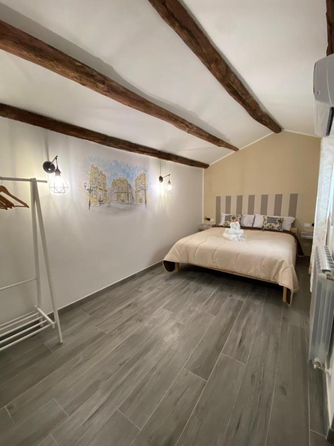 La Piccola Formica Charme Rooms ปาแลร์โม ภายนอก รูปภาพ