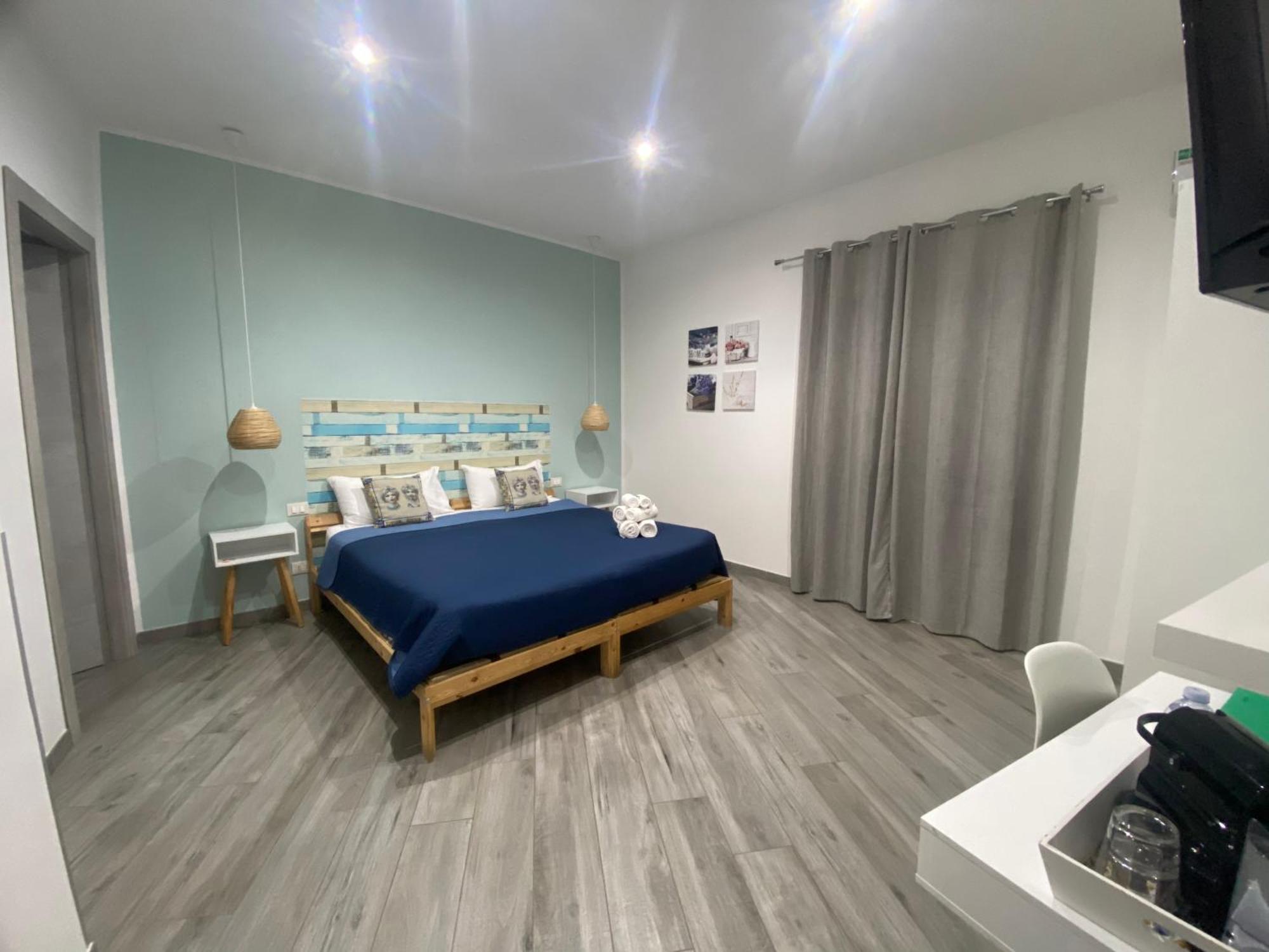 La Piccola Formica Charme Rooms ปาแลร์โม ภายนอก รูปภาพ